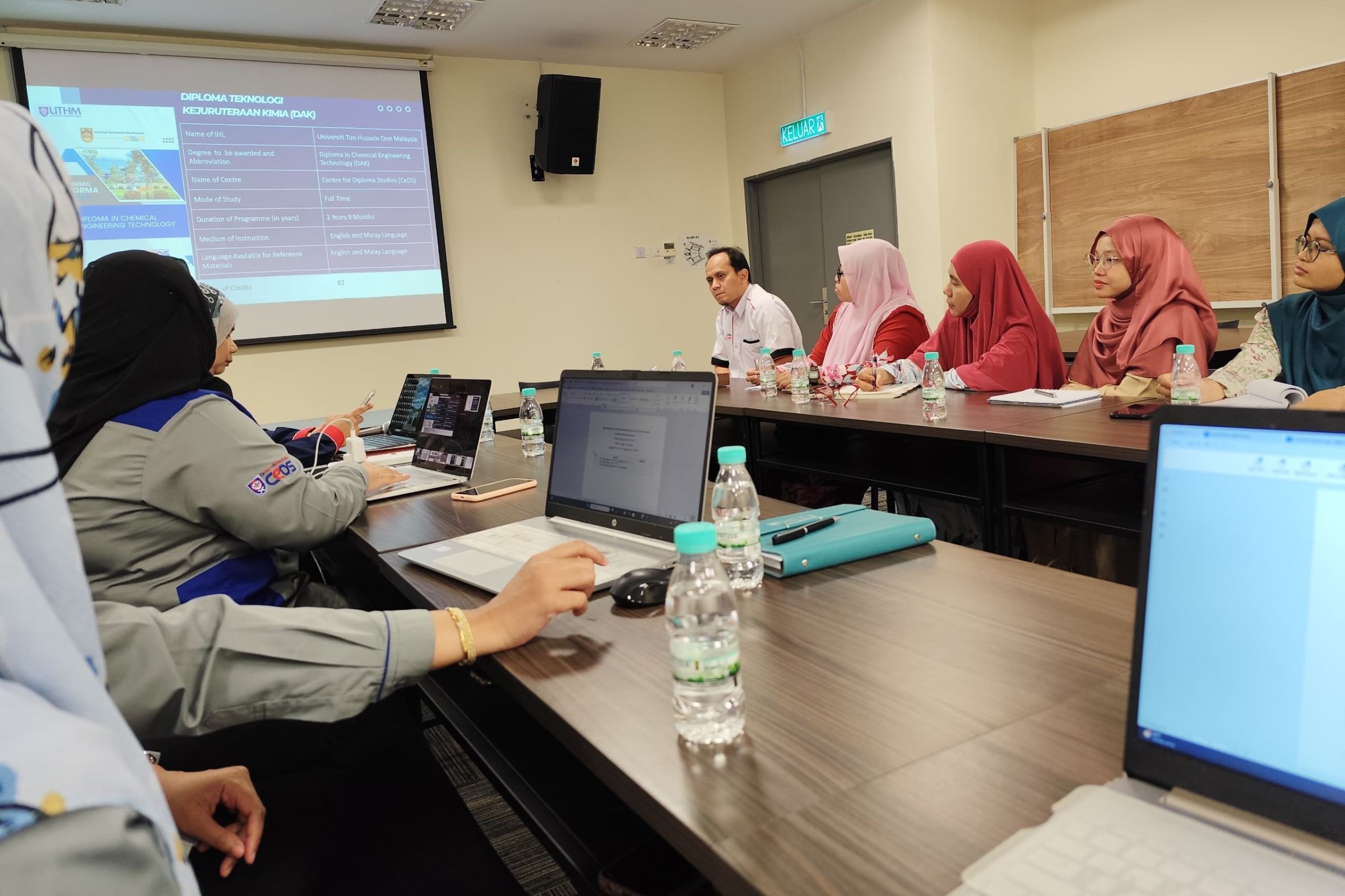 PTSN dan UTHM Bersinergi Bangunkan Program Teknologi Kejuruteraan Kimia Lebih Mantap