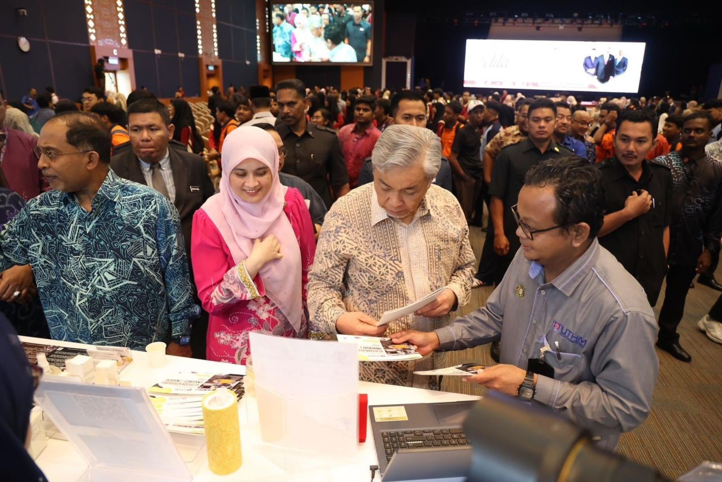 2 Produk UTHM di Pameran Jelita @ KPT Summit 2024