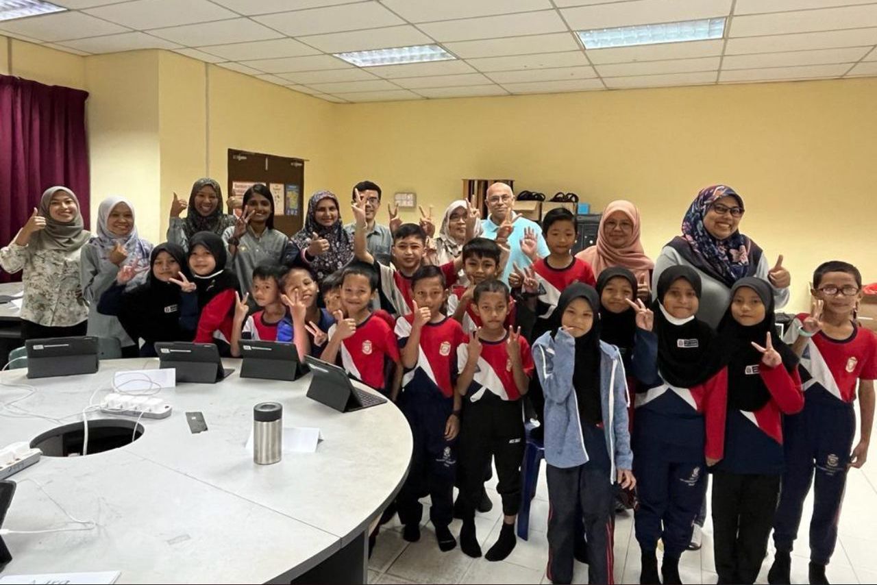 STFoundation-ITecH Bersama Merapatkan Jurang Digital di Sekolah Kebangsaan Parit Setongkat
